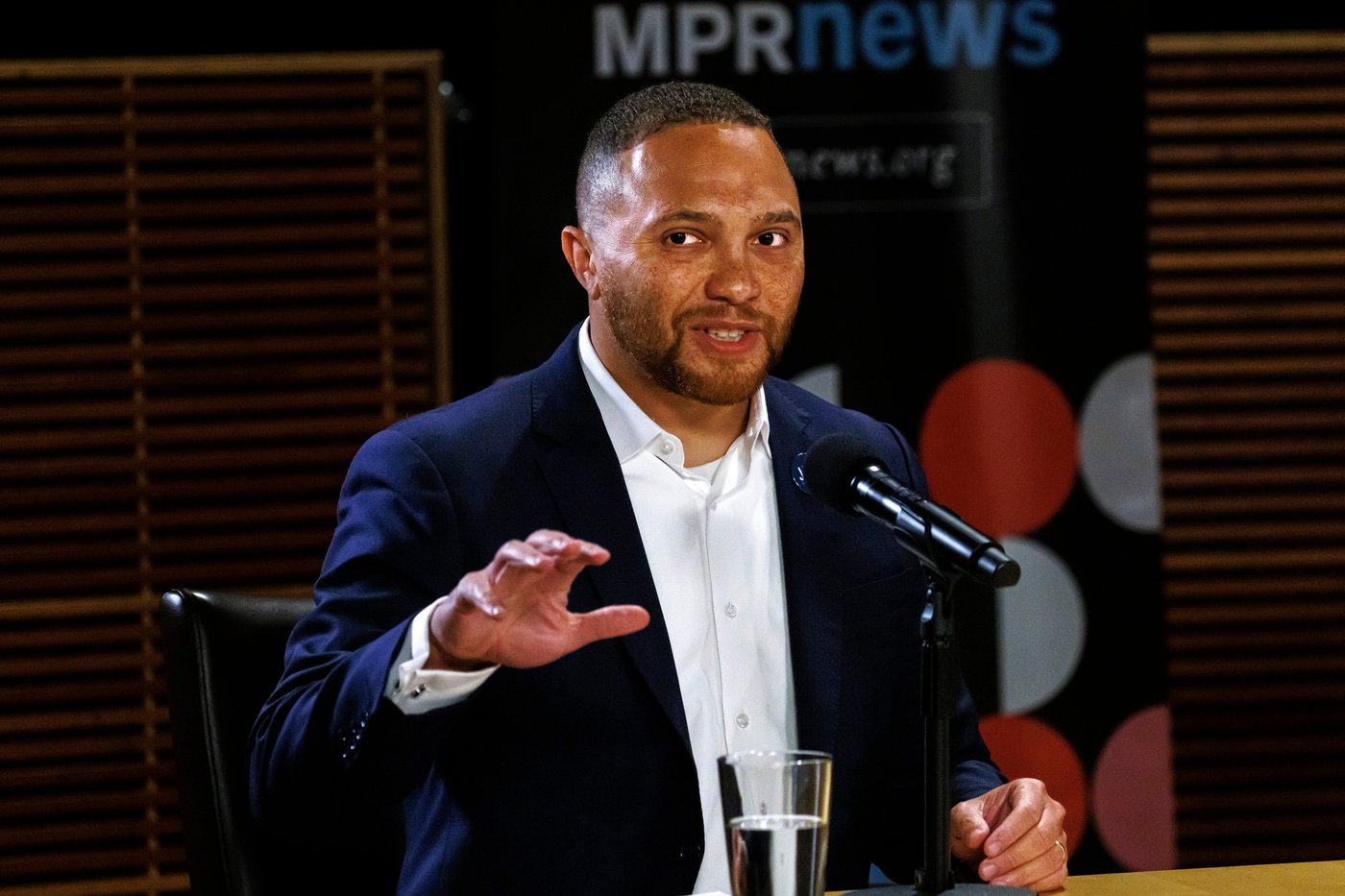 Minneapolis Mayor Jacob Frey leads challenger Omar Fateh as crowded race moves to 2nd round tally | iNFOnews.ca Minneapolis Mayor Jacob Frey leads challenger Omar Fateh as crowded race moves to 2nd round tally | iNFOnews.ca