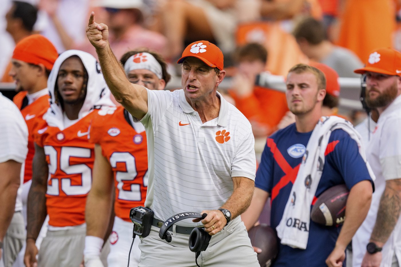 No. 3 Miami's visit to No. 18 Florida State headlines ACC slate; Swinney vs. Belichick on undercard | iNFOnews.ca No. 3 Miami's visit to No. 18 Florida State headlines ACC slate; Swinney vs. Belichick on undercard | iNFOnews.ca