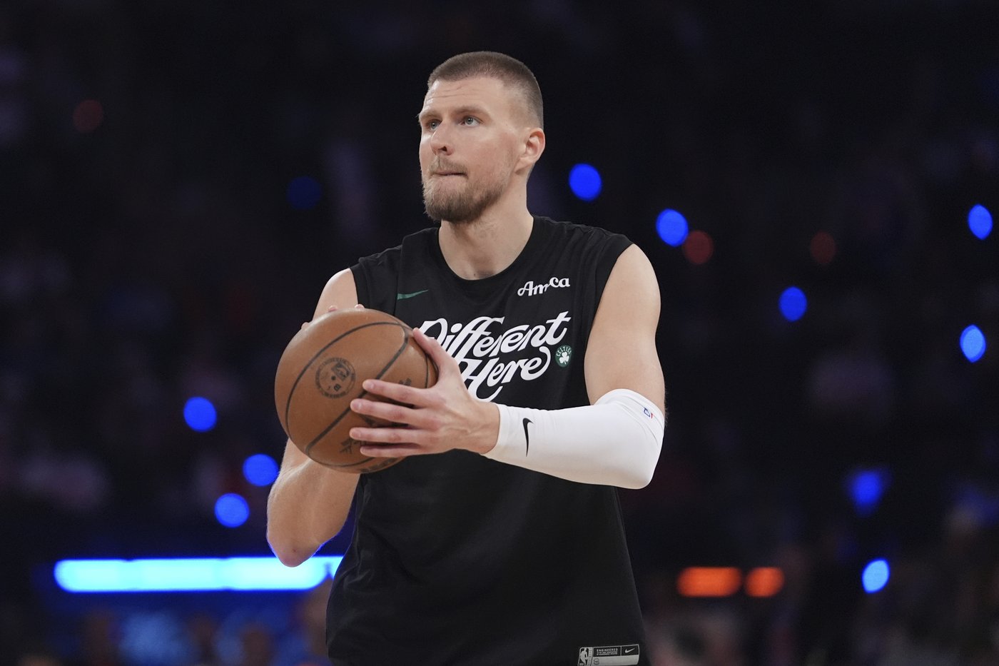 Porzingis going to Hawks in a 3-team trade agreement, AP source says | iNFOnews.ca Porzingis going to Hawks in a 3-team trade agreement, AP source says | iNFOnews.ca