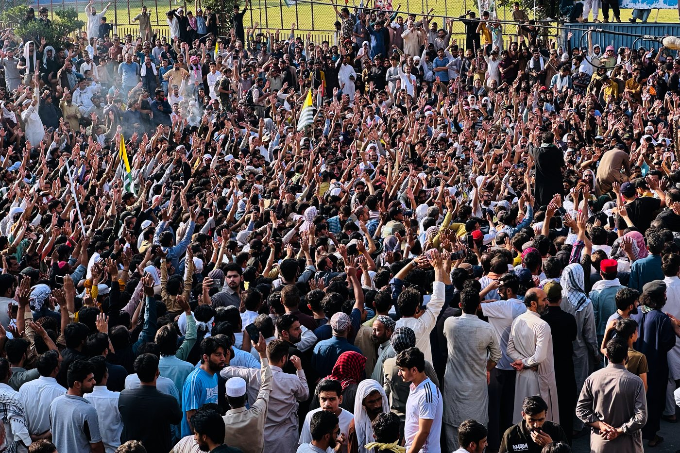 Violent protests end as peace agreement reached in Pakistan-administered Kashmir | iNFOnews.ca Violent protests end as peace agreement reached in Pakistan-administered Kashmir | iNFOnews.ca