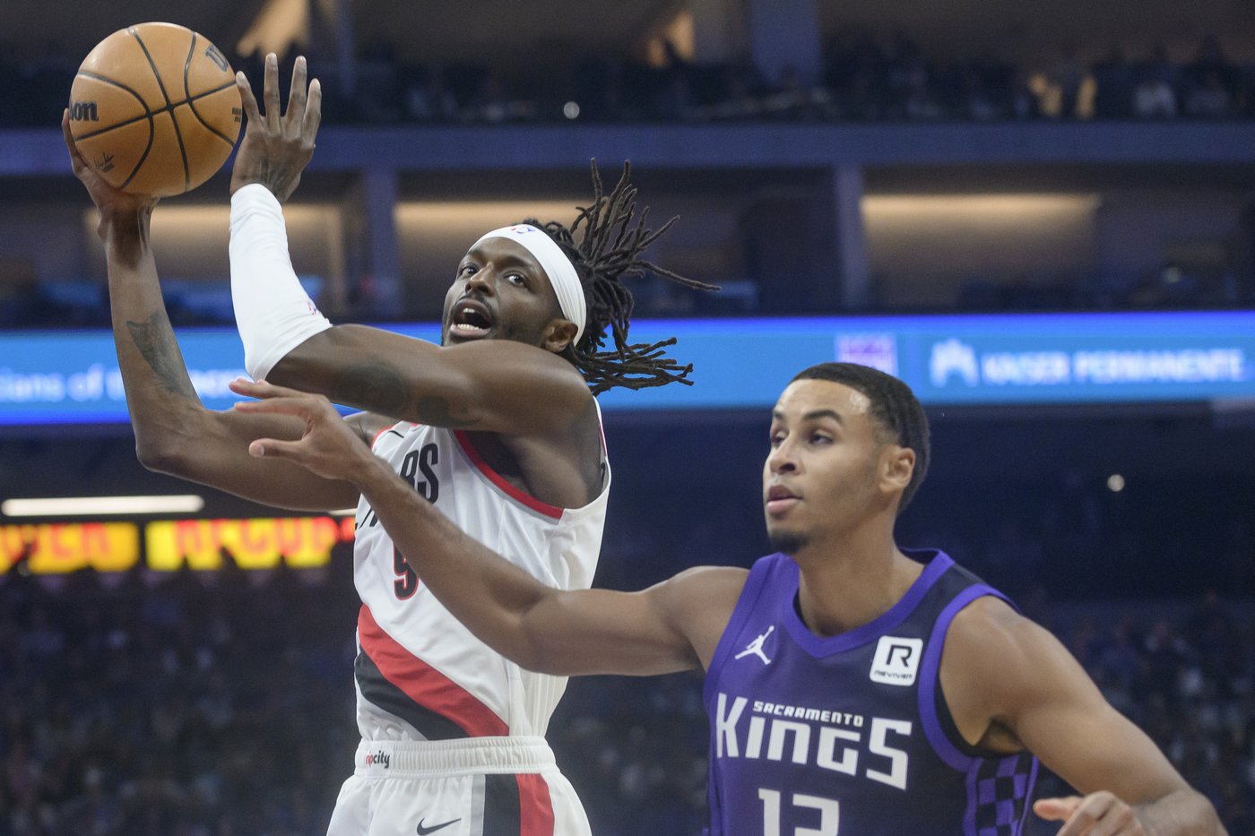 De'Aaron Fox scores 24 points, surpasses 10,000 for career as Kings beat Trail Blazers 111-98 | iNFOnews.ca