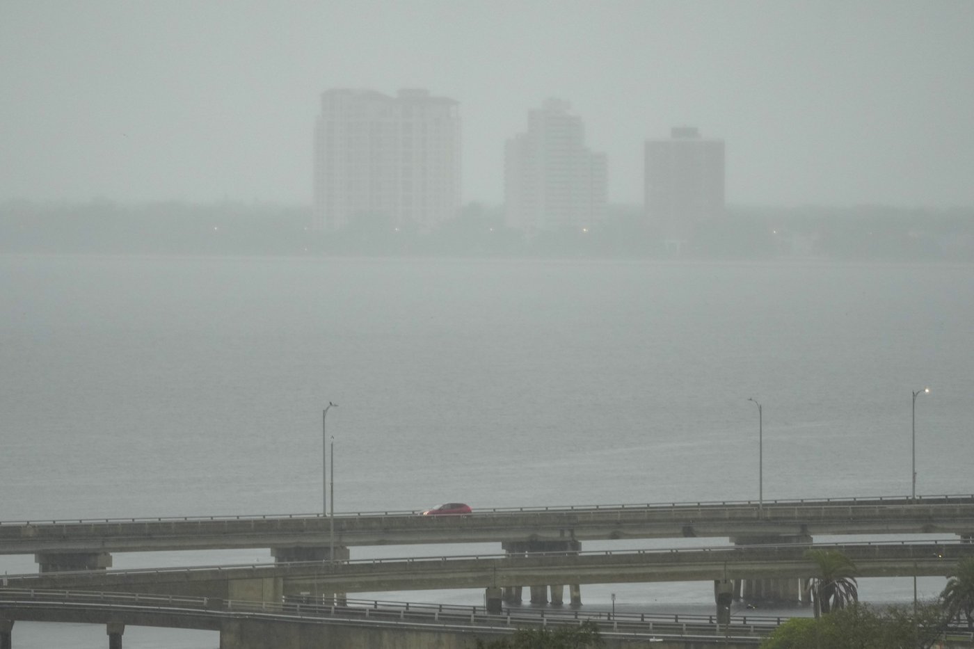 Language barriers and lack of money is a matter of life and death with Milton approaching Florida | iNFOnews.ca