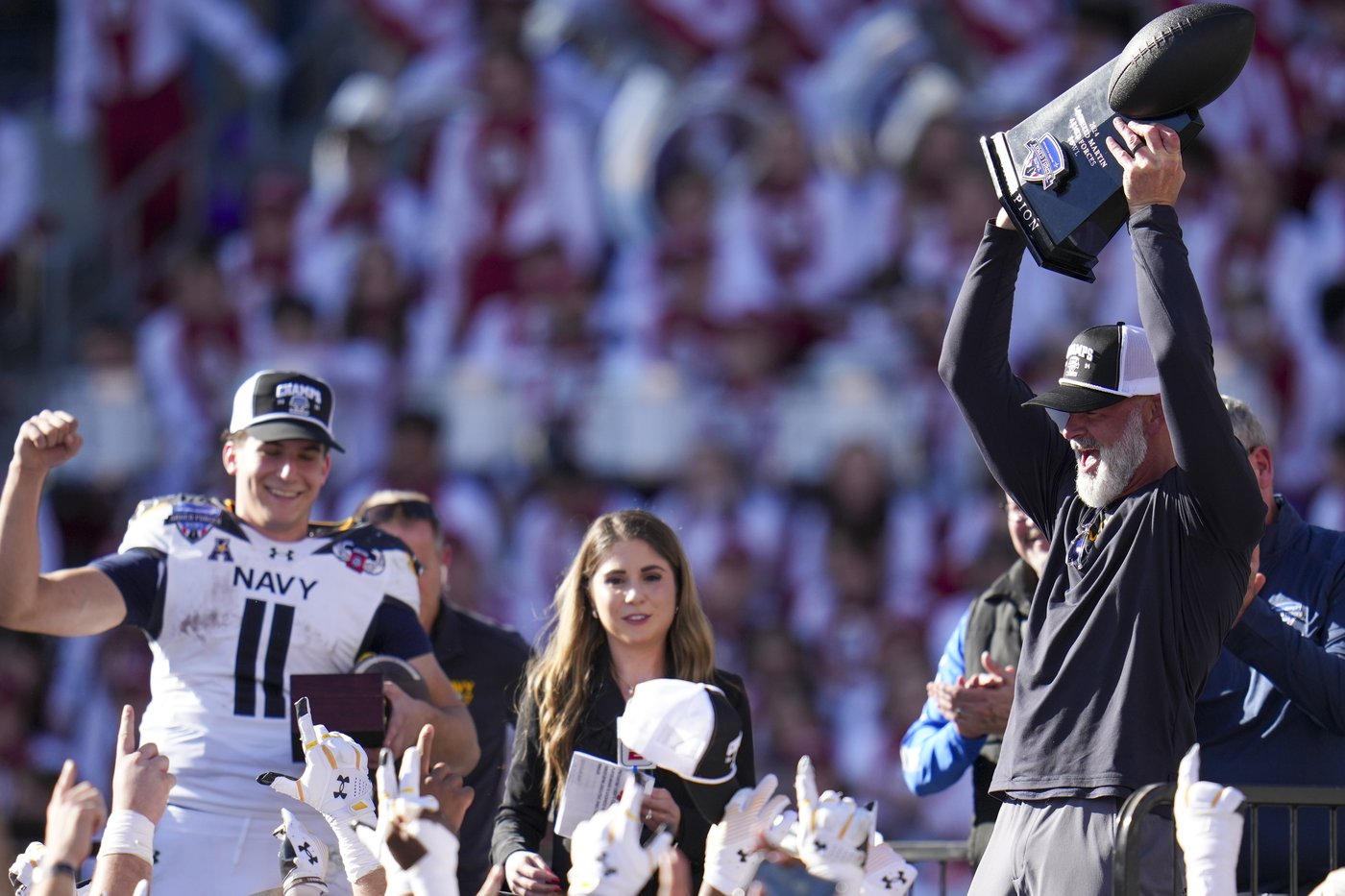 Navy gets 95-yard TD run from Horvath and stops 2-point try to beat Oklahoma in Armed Forces Bowl | iNFOnews.ca Navy gets 95-yard TD run from Horvath and stops 2-point try to beat Oklahoma in Armed Forces Bowl | iNFOnews.ca