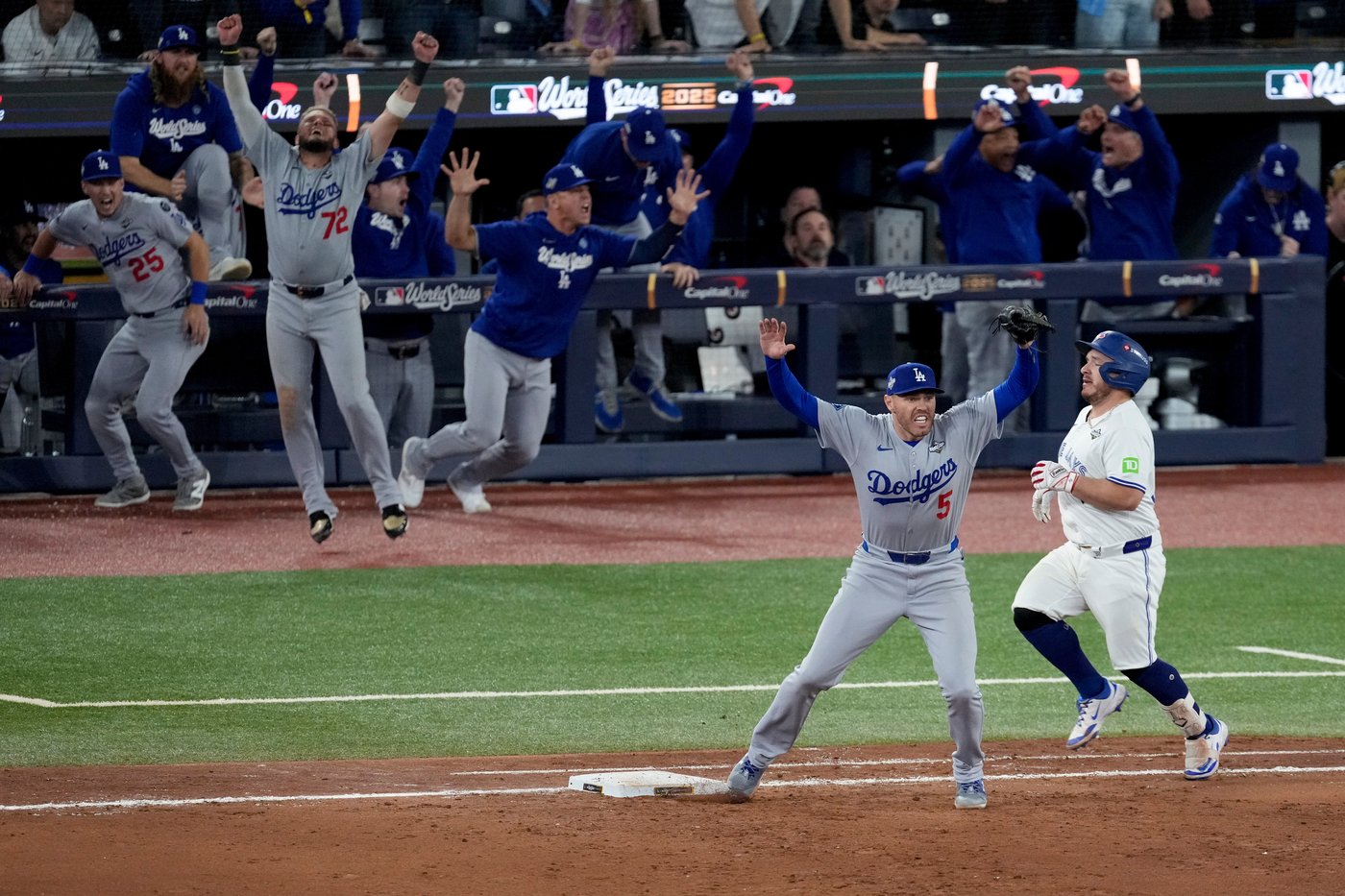 Blue Jays drop 5-4 decision to Dodgers in 11-inning Game 7 classic | iNFOnews.ca Blue Jays drop 5-4 decision to Dodgers in 11-inning Game 7 classic | iNFOnews.ca