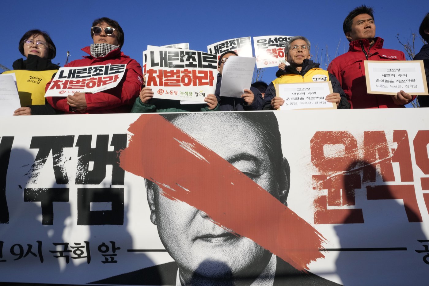 South Korea’s opposition parties move to impeach president over sudden declaration of martial law | iNFOnews.ca South Korea’s opposition parties move to impeach president over sudden declaration of martial law | iNFOnews.ca
