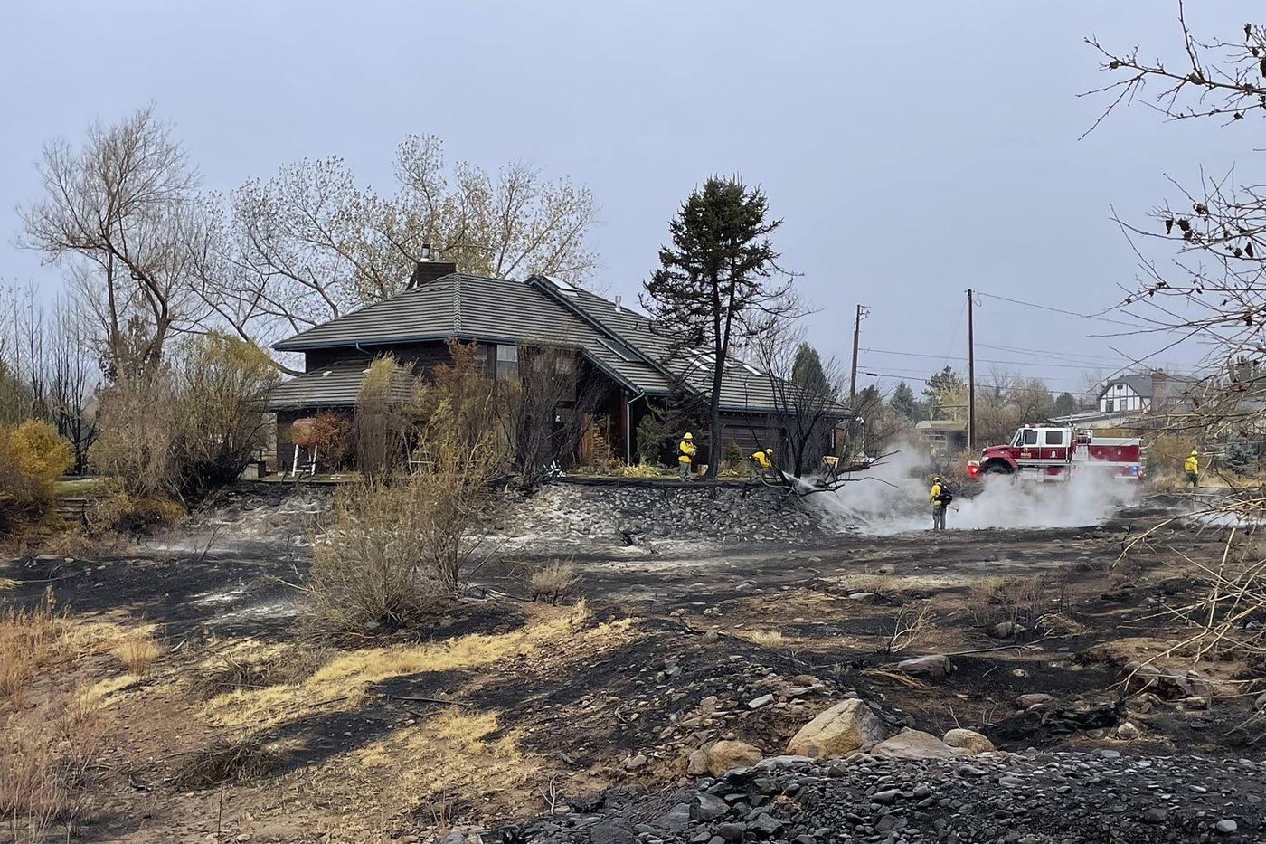 Aided by rain, crews extinguish a wildfire in Nevada after 1 home burns | iNFOnews.ca