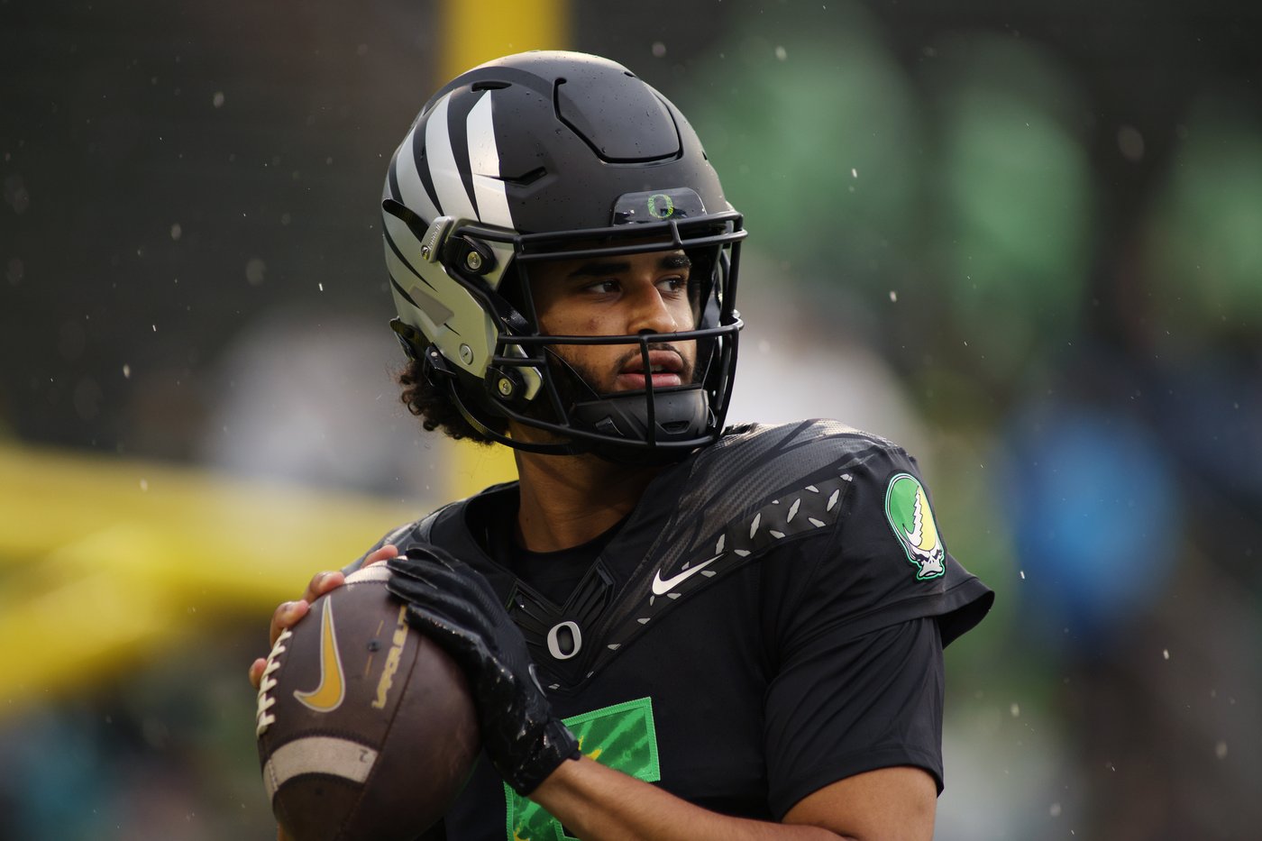 No. 6 Oregon enters crucial closing stretch on road against rolling Iowa | iNFOnews.ca
