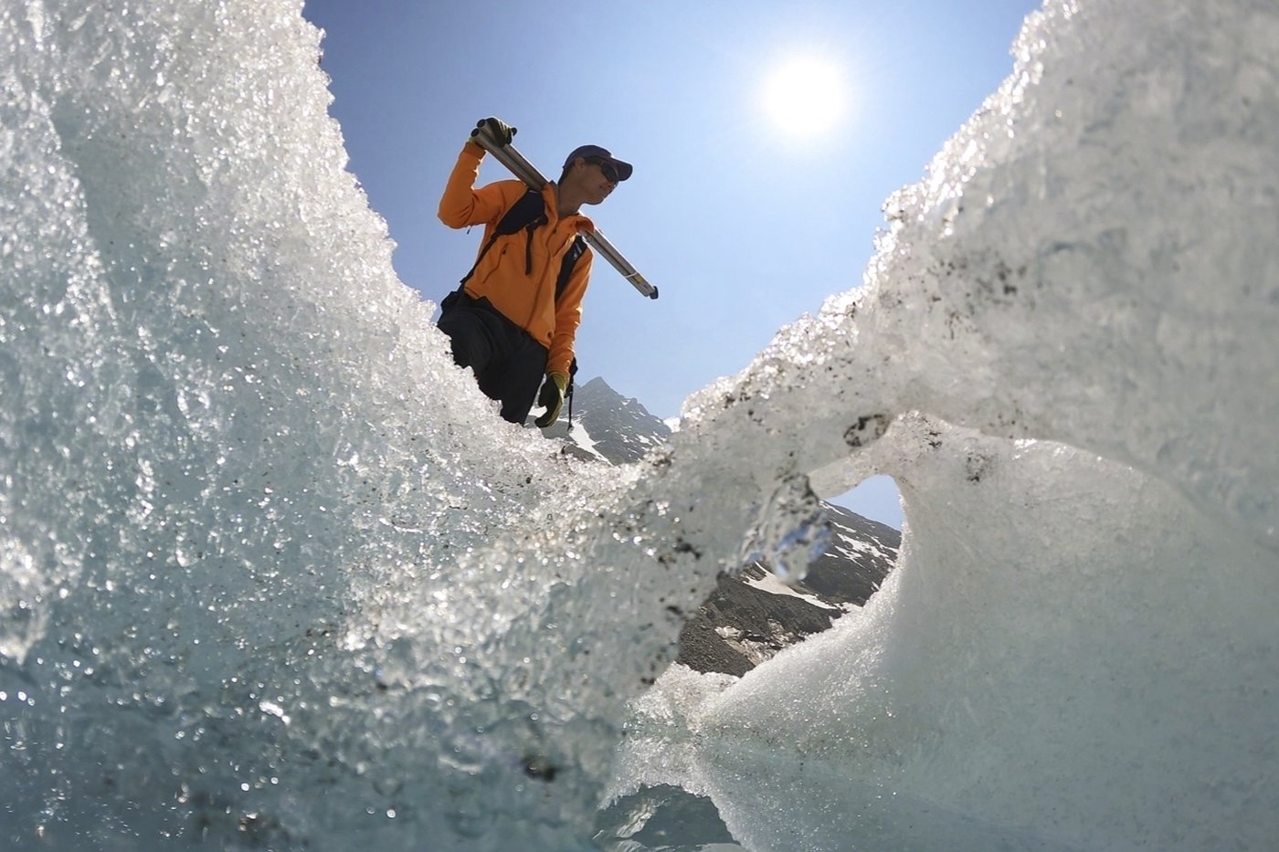 Switzerland's ebbing glaciers show a new, strange phenomenon: holes reminiscent of Swiss cheese | iNFOnews.ca Switzerland's ebbing glaciers show a new, strange phenomenon: holes reminiscent of Swiss cheese | iNFOnews.ca