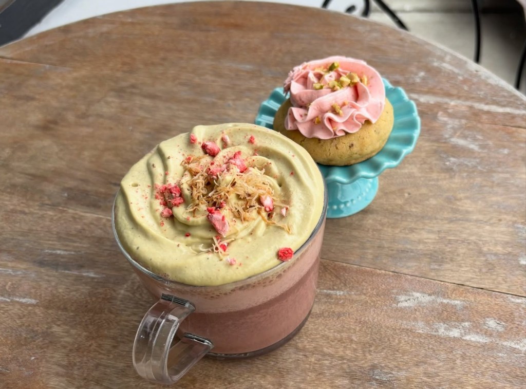 iN PHOTOS: Why Okanagan, Kamloops socials are lit up with amazing hot chocolates | iNwine iN PHOTOS: Why Okanagan, Kamloops socials are lit up with amazing hot chocolates | iNwine