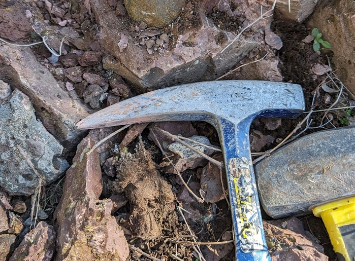 Rockhounds or claim jumpers? Kamloops claim owner frustrated by rock hunters' ignorance | iNFOnews.ca