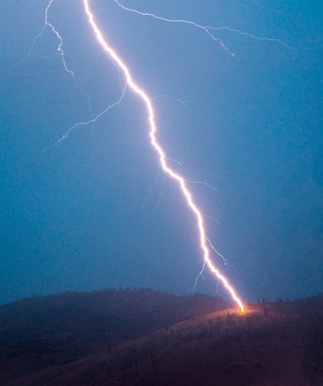 iN VIDEO: Lightning storm electrifies sky over Kamloops | iNFOnews.ca iN VIDEO: Lightning storm electrifies sky over Kamloops | iNFOnews.ca