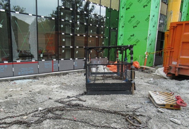 Kelowna worker dodged piece of crane that fell 29-storeys by seconds | iNFOnews.ca