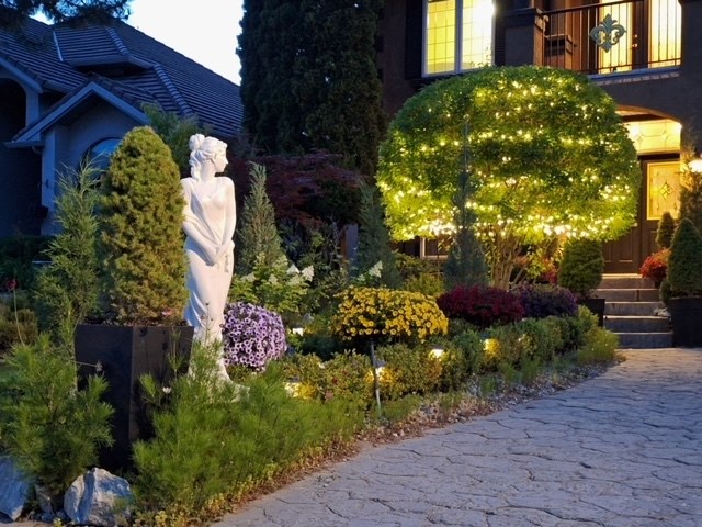 iN PHOTOS: Stunning European-inspired garden blooms at Kelowna B&B | iNFOnews.ca iN PHOTOS: Stunning European-inspired garden blooms at Kelowna B&B | iNFOnews.ca