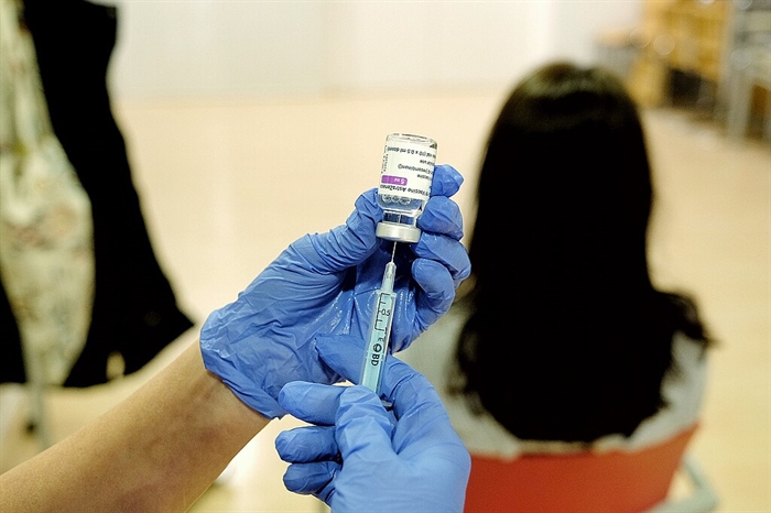 Flu and COVID vaccines coming soon to BC pharmacies | iNFOnews.ca Flu and COVID vaccines coming soon to BC pharmacies | iNFOnews.ca