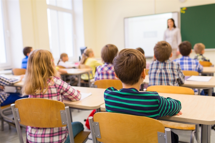 BC teacher who got into tug-of-war with student reprimanded | iNFOnews.ca