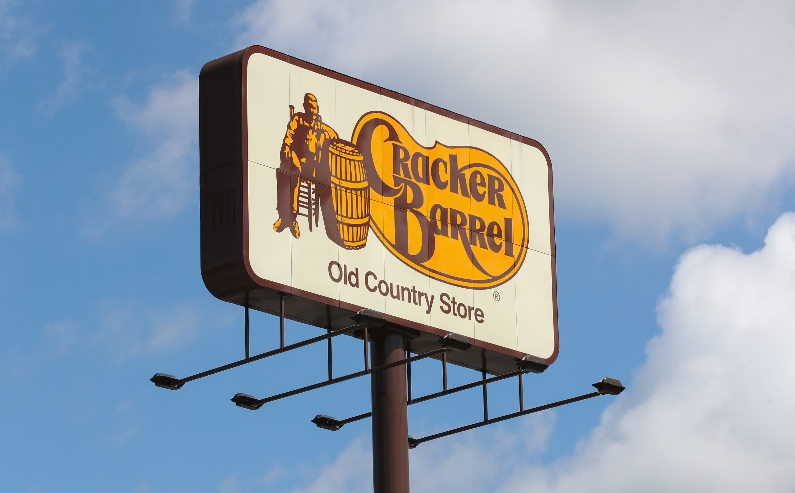 THOMPSON: What we can learn about America from Cracker Barrel's woke logo failure | iNFOnews.ca