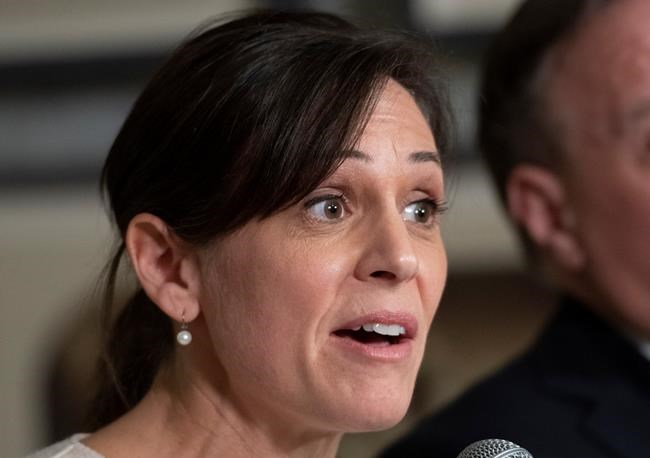 Quebec status of women minister calls Muslim head scarf symbol of oppression | iNFOnews.ca