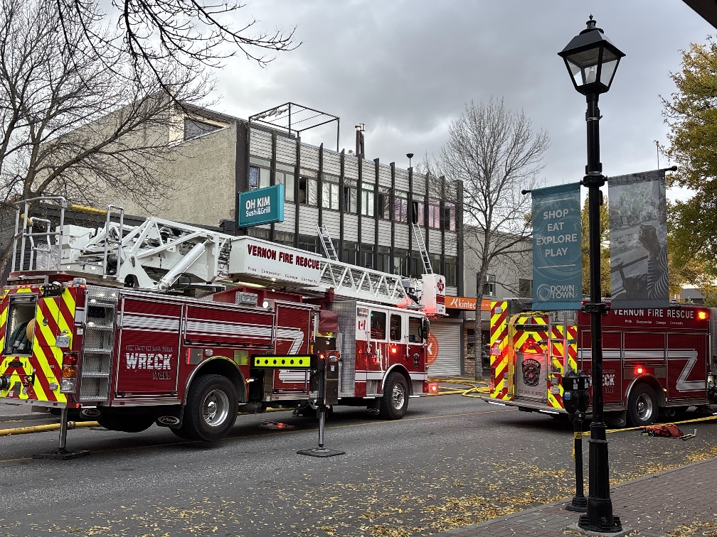 Residents rescued from apartment fire in downtown Vernon | iNFOnews.ca Residents rescued from apartment fire in downtown Vernon | iNFOnews.ca