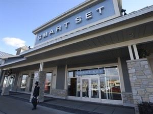 Reitmans shutting down Smart Set stores, refocus on its other brands | iNFOnews.ca CP30854096
