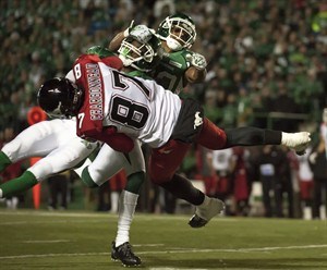 Tate scores winning TD as Stampeders clinch playoff berth | iNFOnews.ca CP30154424