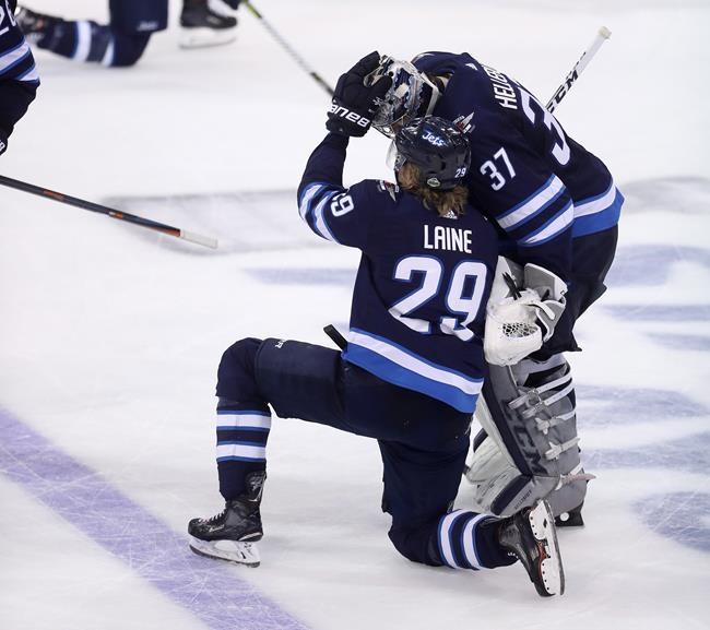 Fleury outshines Hellebuyck as Golden Knights oust Jets to advance to Cup final | iNFOnews.ca